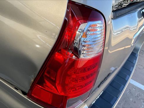 Used 2006 Toyota 4Runner SR5 image 28