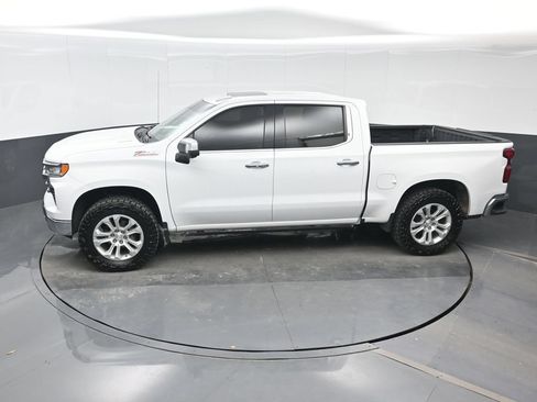 Used 2022 Chevrolet Silverado 1500 LTZ w/ LTZ Premium Package AWD/4WD image 18