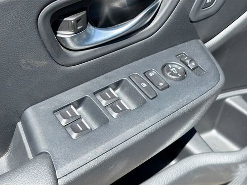 Used 2024 Honda Pilot Touring image 18