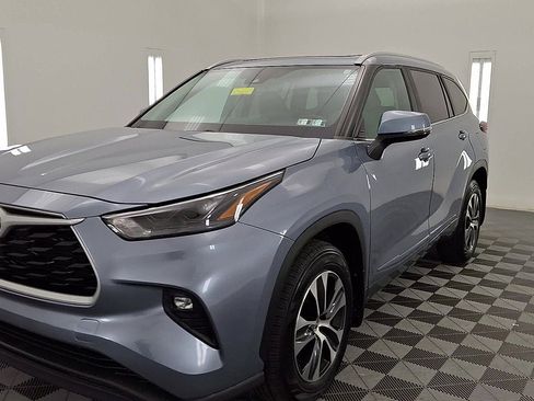 Certified 2023 Toyota Highlander XLE image 8