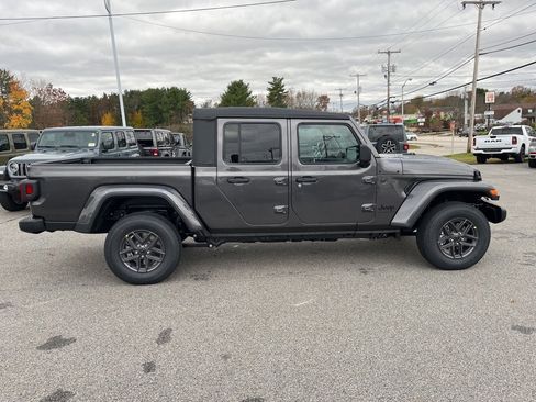 New 2026 Jeep Gladiator Sport image 8