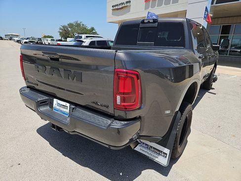 Used 2025 RAM 3500 Laramie AWD/4WD image 7