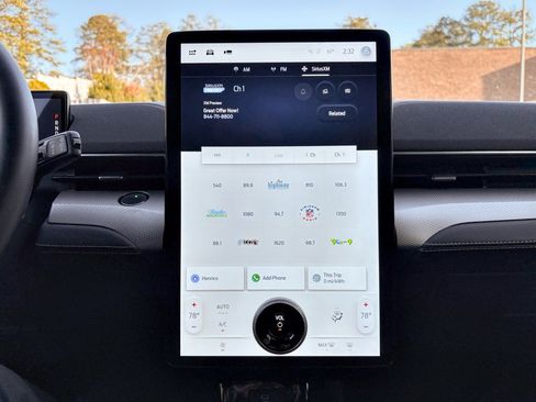 Used 2022 Ford Mustang Mach-E Select image 10