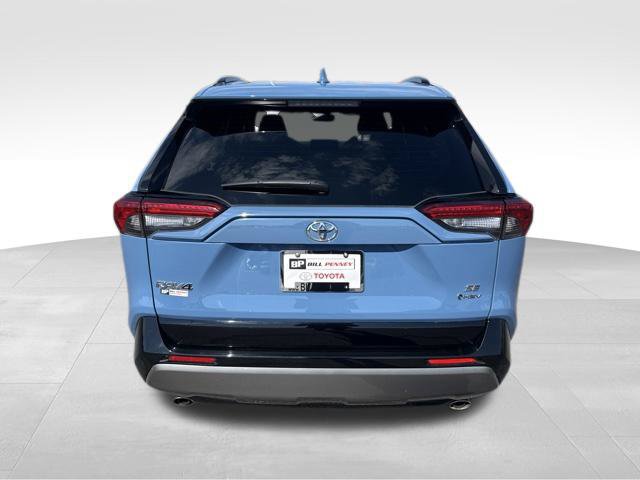 Used 2025 Toyota RAV4 SE AWD/4WD image 4