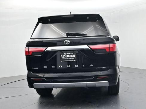 Used 2025 Toyota Sequoia Capstone AWD/4WD image 7