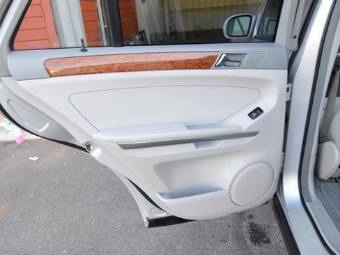 Used 2006 Mercedes-Benz ML 350 4MATIC image 50