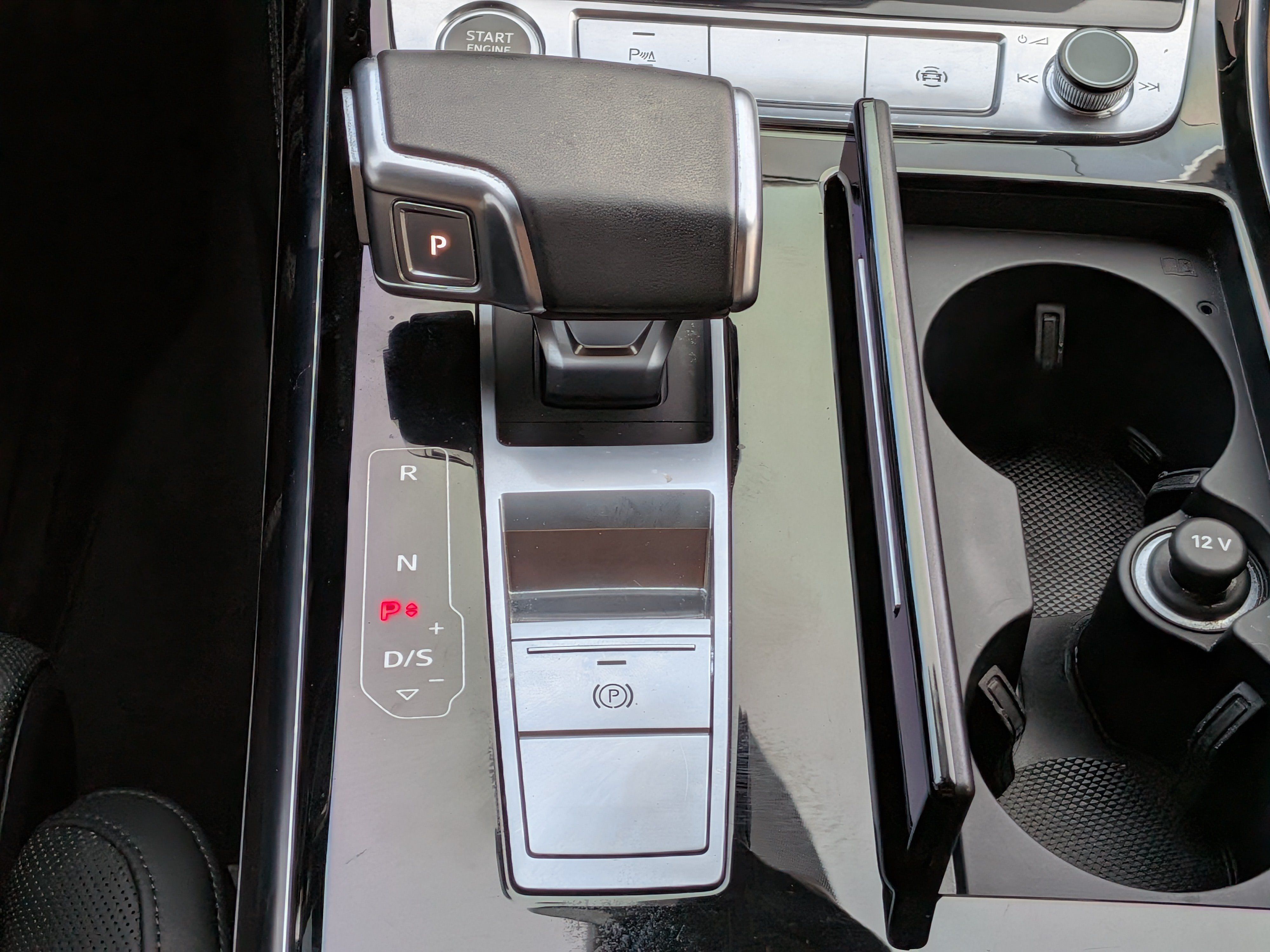 Used 2022 Audi A8 L 3.0T w/ Executive Package AWD/4WD image 18