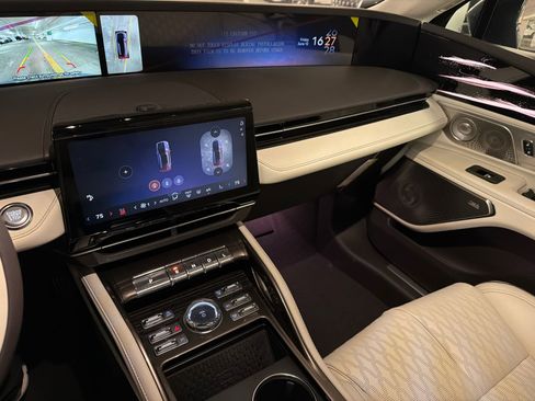 New 2026 Lincoln Nautilus Black Label w/ Jet Appearance Package AWD/4WD image 24