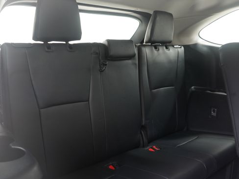 Used 2024 Toyota Highlander XLE image 17