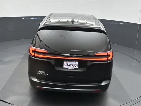 Used 2026 Chrysler Pacifica Select FWD image 39