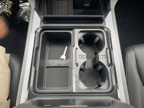 New 2025 Ford F350 Lariat w/ Lariat Ultimate Package image 39