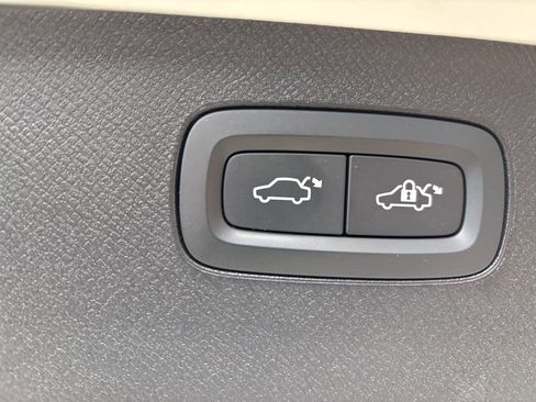 Certified 2023 Volvo XC90 B6 Plus w/ Protection Package Premier image 38