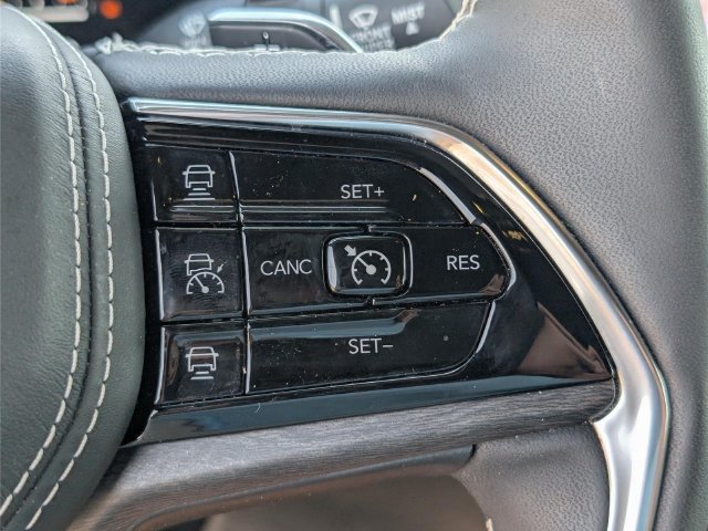 Used 2023 Jeep Grand Cherokee L Overland AWD/4WD image 25