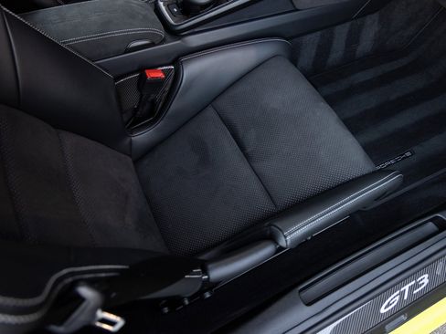 Certified 2022 Porsche 911 GT3 image 30