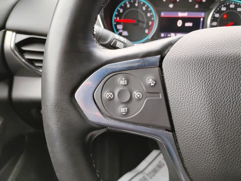 Used 2023 Chevrolet Traverse LT image 10