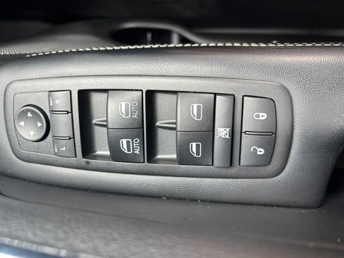 Used 2014 Jeep Grand Cherokee Limited image 16