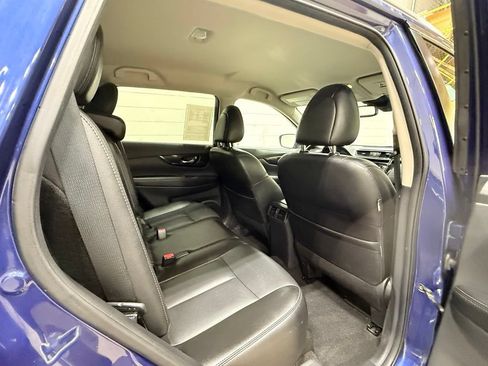 Used 2018 Nissan Rogue SL FWD image 39