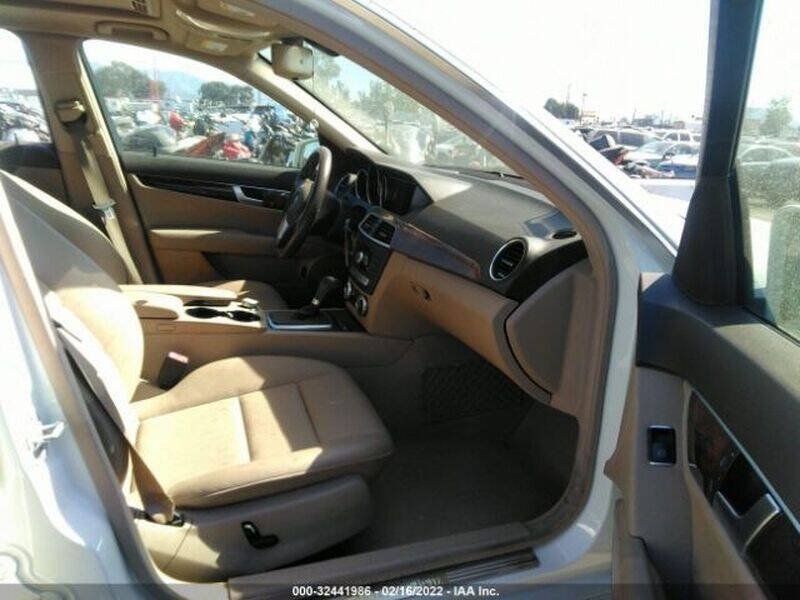 Used 2012 Mercedes-Benz C 250 Sedan image 32
