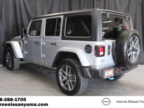 Used 2024 Jeep Wrangler Unlimited AWD/4WD image 15