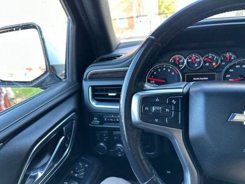 Used 2021 Chevrolet Suburban LT image 38