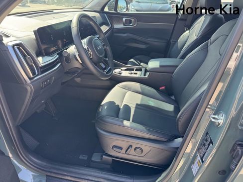 Certified 2025 Kia Sorento EX AWD/4WD image 10