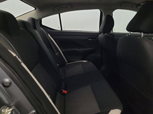 Used 2021 Nissan Versa SV FWD image 19
