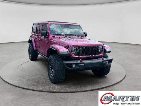 Used 2024 Jeep Wrangler Unlimited Rubicon AWD/4WD image 3