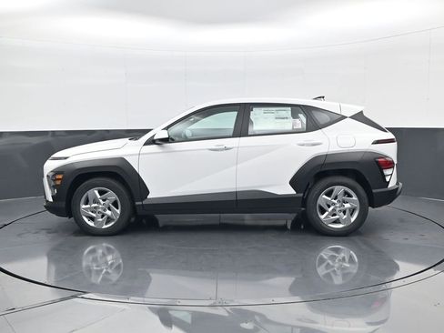 New 2026 Hyundai Kona SE image 8