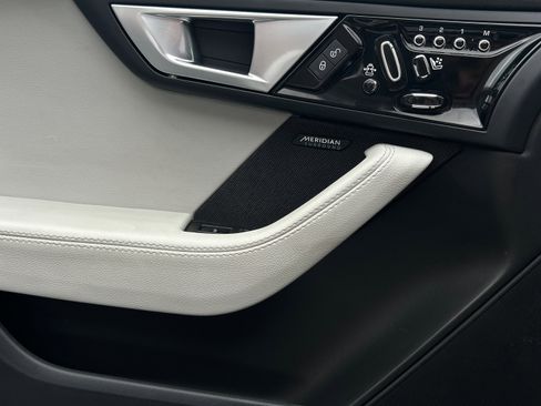 Used 2016 Jaguar F-TYPE Convertible image 73