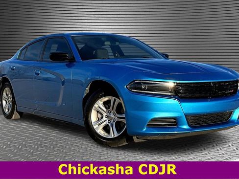 Used 2023 Dodge Charger SXT w/ Cold Weather Package image 3