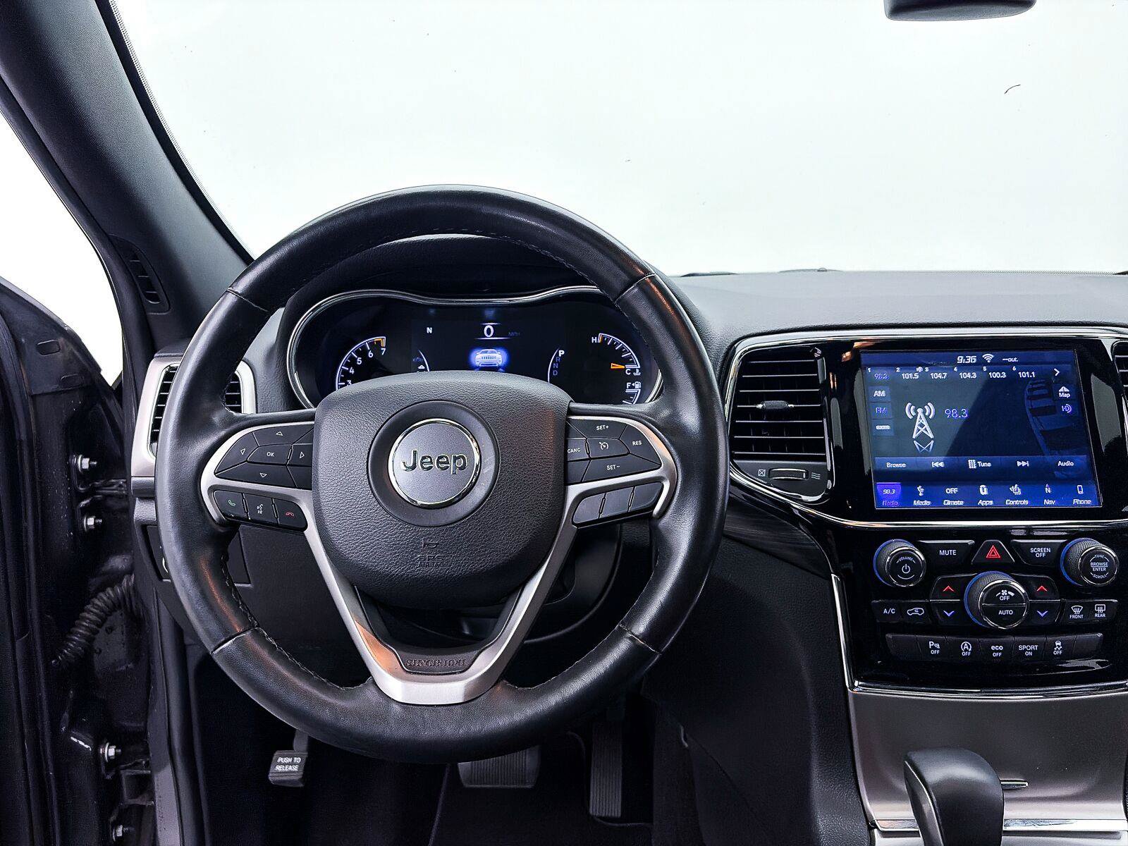 Used 2019 Jeep Grand Cherokee Altitude AWD/4WD image 4