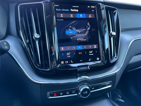 Used 2023 Volvo XC60 T8 Core image 20