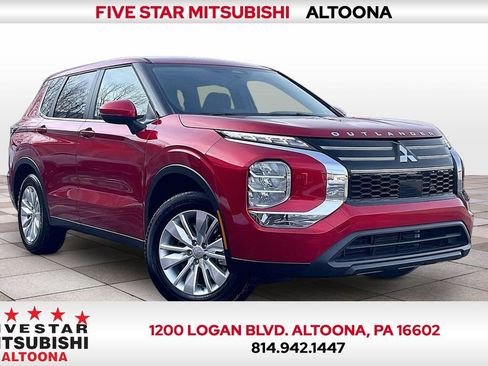 Used 2025 Mitsubishi Outlander ES image 1