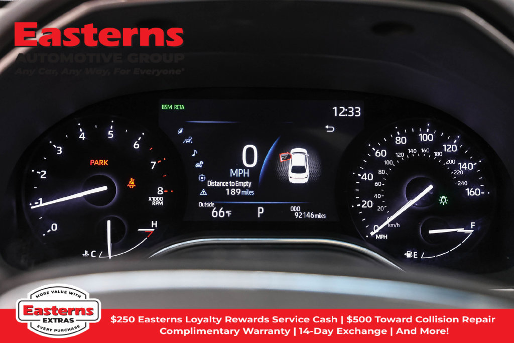Used 2022 Toyota Avalon XLE w/ Moonroof Package FWD image 19