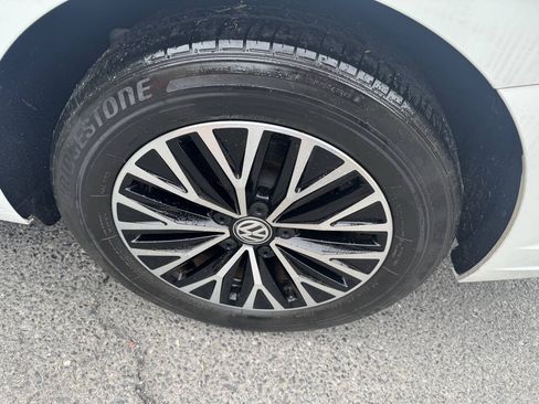 Used 2019 Volkswagen Jetta SEL FWD image 40