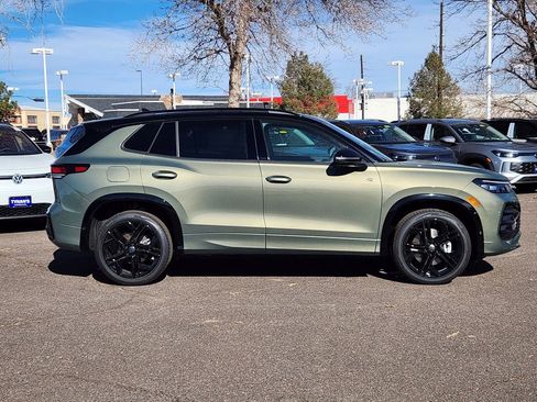 New 2026 Volkswagen Tiguan SE R-Line image 2