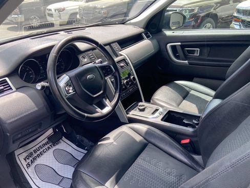 Used 2018 Land Rover Discovery Sport SE image 10
