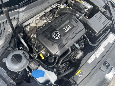 Used 2017 Volkswagen Golf R 4-Door AWD/4WD image 49