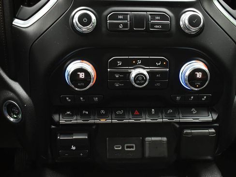 Used 2019 GMC Sierra 1500 AT4 w/ AT4 Premium Package AWD/4WD image 21