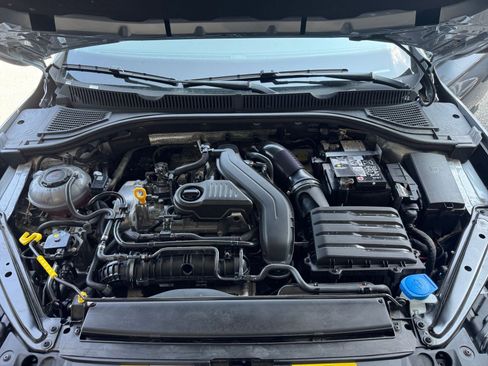 Used 2025 Volkswagen Jetta SE image 31