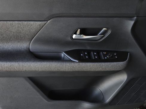 New 2026 Nissan Kicks SV image 16