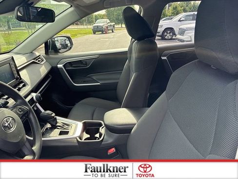 Used 2019 Toyota RAV4 LE w/ All Weather Liner Package AWD/4WD image 24