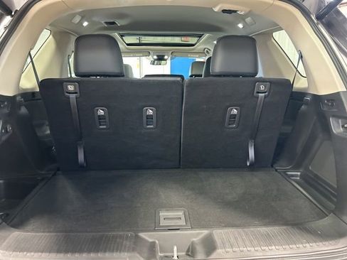 Certified 2023 Honda Pilot Touring image 17