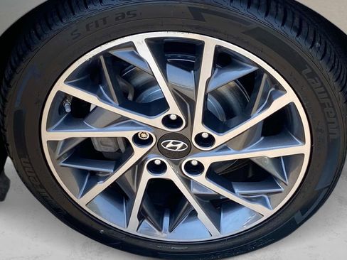 Used 2020 Hyundai Elantra Limited w/ Ultimate Package 03 FWD image 27