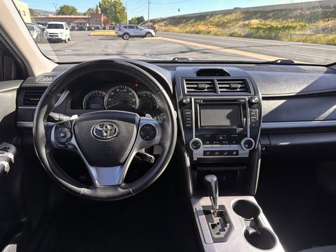 Used 2014 Toyota Camry SE FWD image 7