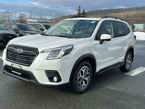 Certified 2022 Subaru Forester Premium image 3