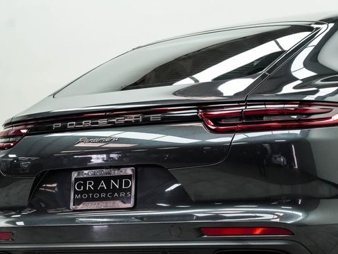 Used 2017 Porsche Panamera image 14