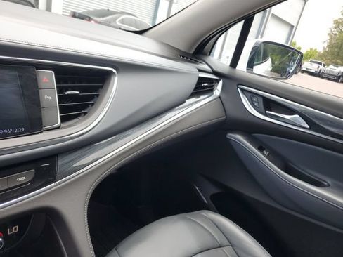 Used 2021 Buick Enclave Essence FWD image 23