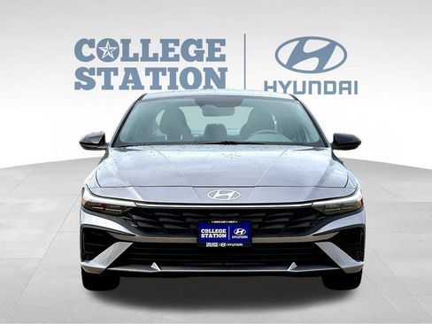Used 2026 Hyundai Elantra Sport FWD image 4