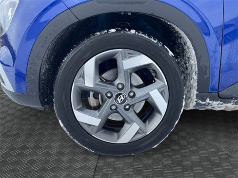 Used 2022 Hyundai Venue SEL image 9